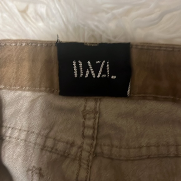 Girls scratch pants - Picture 3 of 4